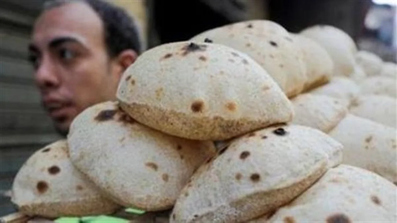 موعد الدعم النقدي.. التموين تكشف عن نظام جديد لخبز المدعم